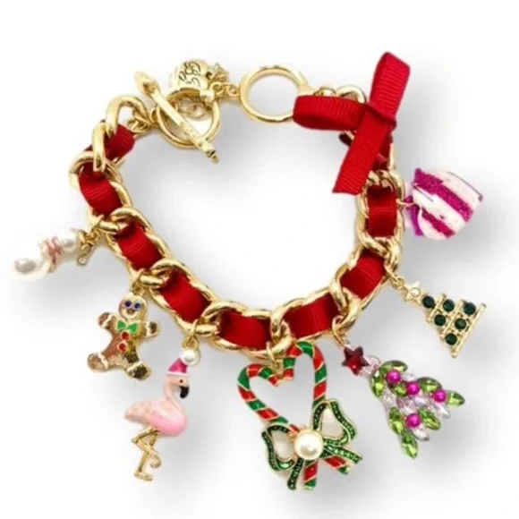 New Betsey Johnson Christmas Charm Bracelet - Picture 1 of 11